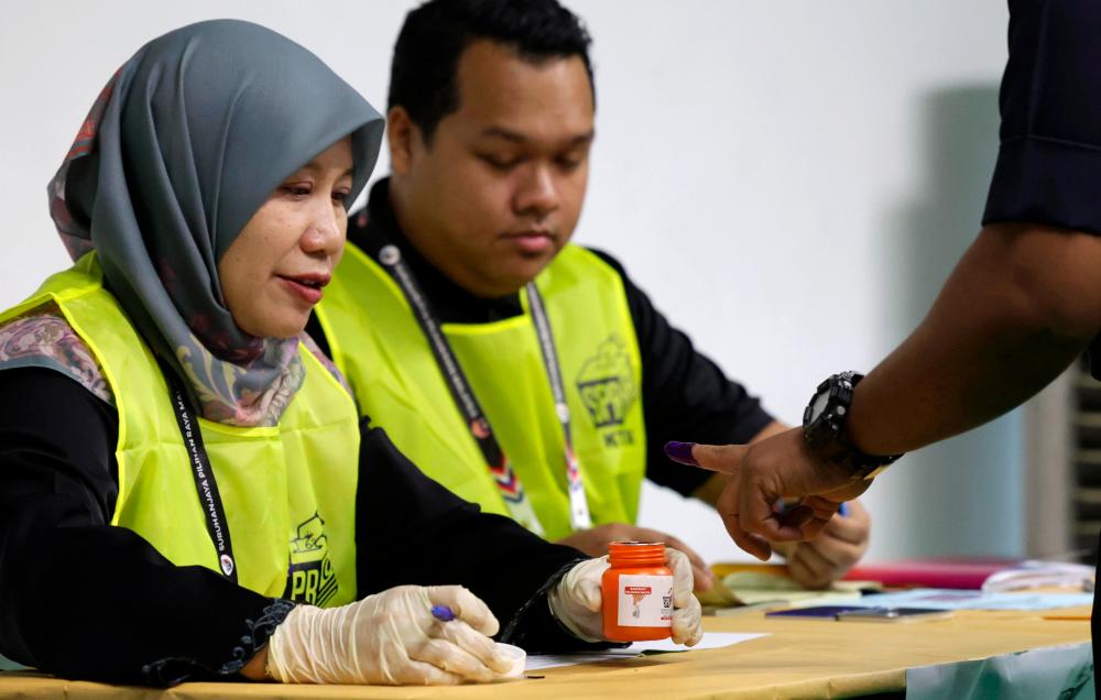 PRK Parlimen Pulai: SPR sasar 99 peratus pemilih awal keluar mengundi