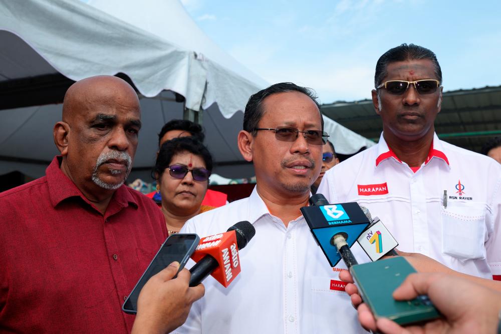 PRK Pulai: Strategi kempen terus dipelbagai, Suhaizan santuni pengundi rumah ke rumah PRK Pulai: Strategi kempen terus dipelbagai, Suhaizan santuni pengundi rumah ke rumah