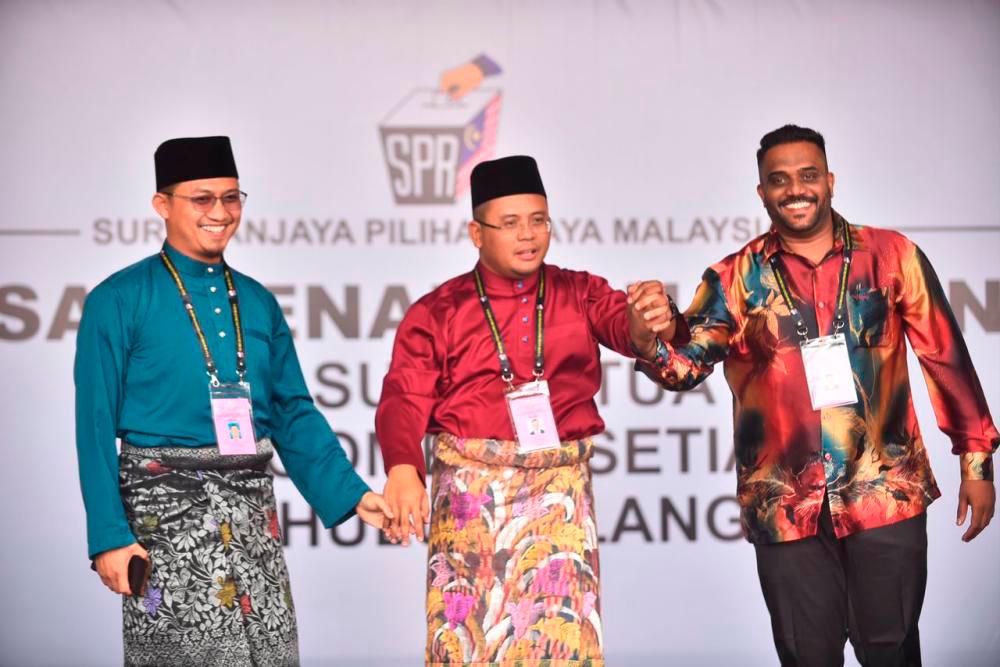 PRN: Amirudin berdepan tiga penjuru di DUN Sungai Tua, Azmin lawan Juwairiya di Hulu Kelang PRN: Amirudin berdepan tiga penjuru di DUN Sungai Tua, Azmin lawan Juwairiya di Hulu Kelang