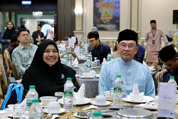 PTJ07_27022026_PM_IFTAR Malaysia urges Pakistan, Afghanistan to halt hostilities