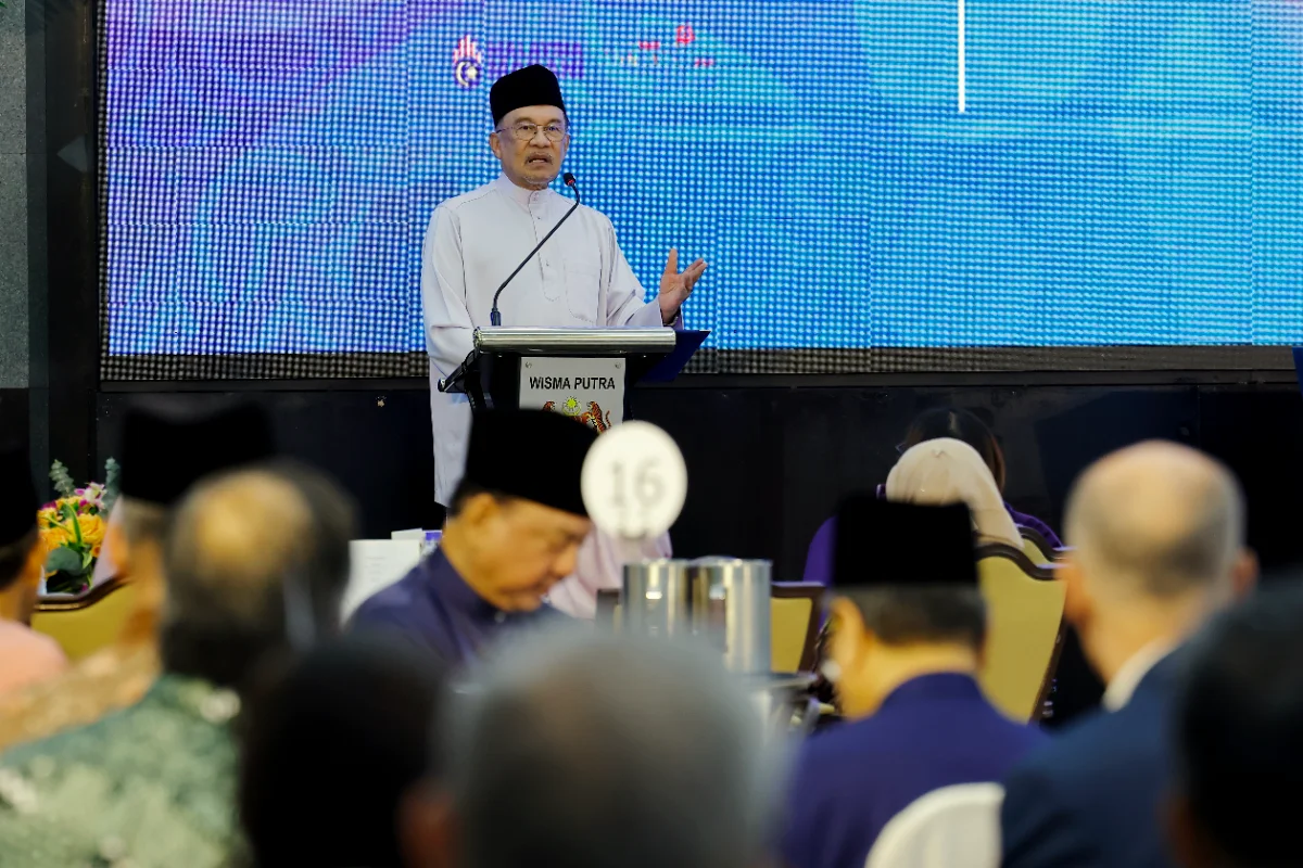 Govt halts non-AI data centre approvals over energy, water concerns, says PM Anwar