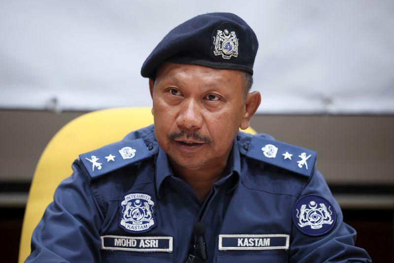 Pahang customs intercepts RM2.6 million contraband cigarettes, liquor Pahang customs intercepts RM2.6 million contraband cigarettes, liquor