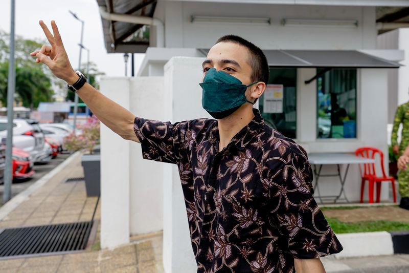 Part-timer fined RM100 for placing Israeli flag stickers at restaurant Part-timer fined RM100 for placing Israeli flag stickers at restaurant