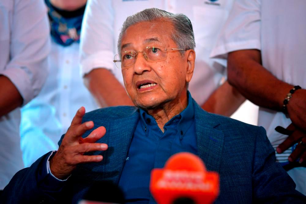 Parties involved in Dr M, Zahid defamation suits to discuss on settling ...