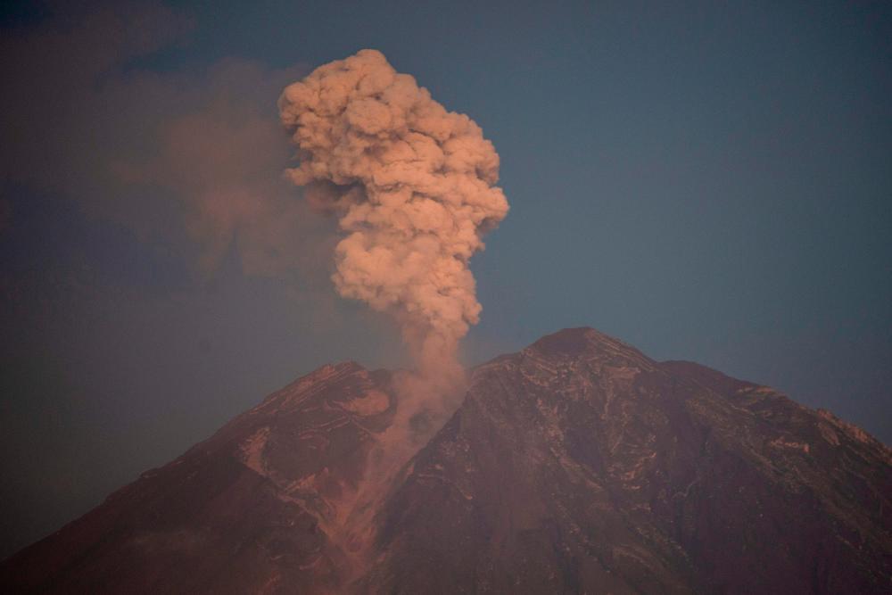 Pasca letusan Gunung Berapi Semeru cetuskan banjir lahar sejuk Pasca letusan Gunung Berapi Semeru cetuskan banjir lahar sejuk