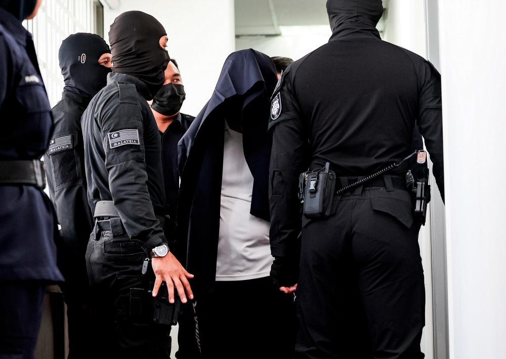 Pegawai Kanan polis didakwa bunuh pelajar sekolah Pegawai Kanan polis didakwa bunuh pelajar sekolah