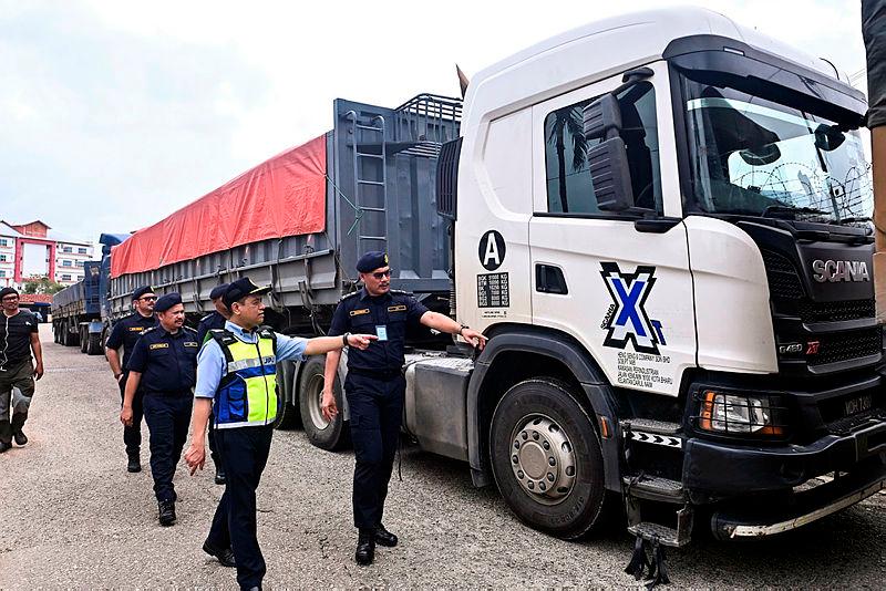 Penang JPJ tells operators of heavy vehicle companies to monitor drivers via GPS 