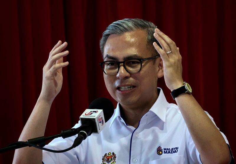 Penang Customs uncovers secret room hiding two million smuggled cigarettes Penang Customs uncovers secret room hiding two million smuggled cigarettes