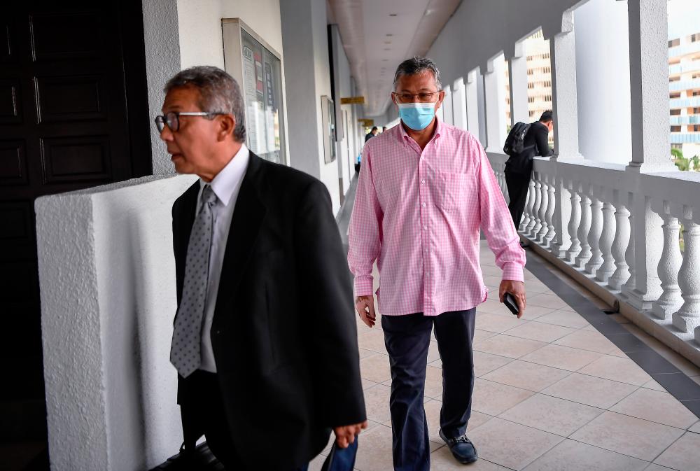 Pendakwaan perlu masa teliti representasi Azlan Man kaji pertuduhan Pendakwaan perlu masa teliti representasi Azlan Man kaji pertuduhan
