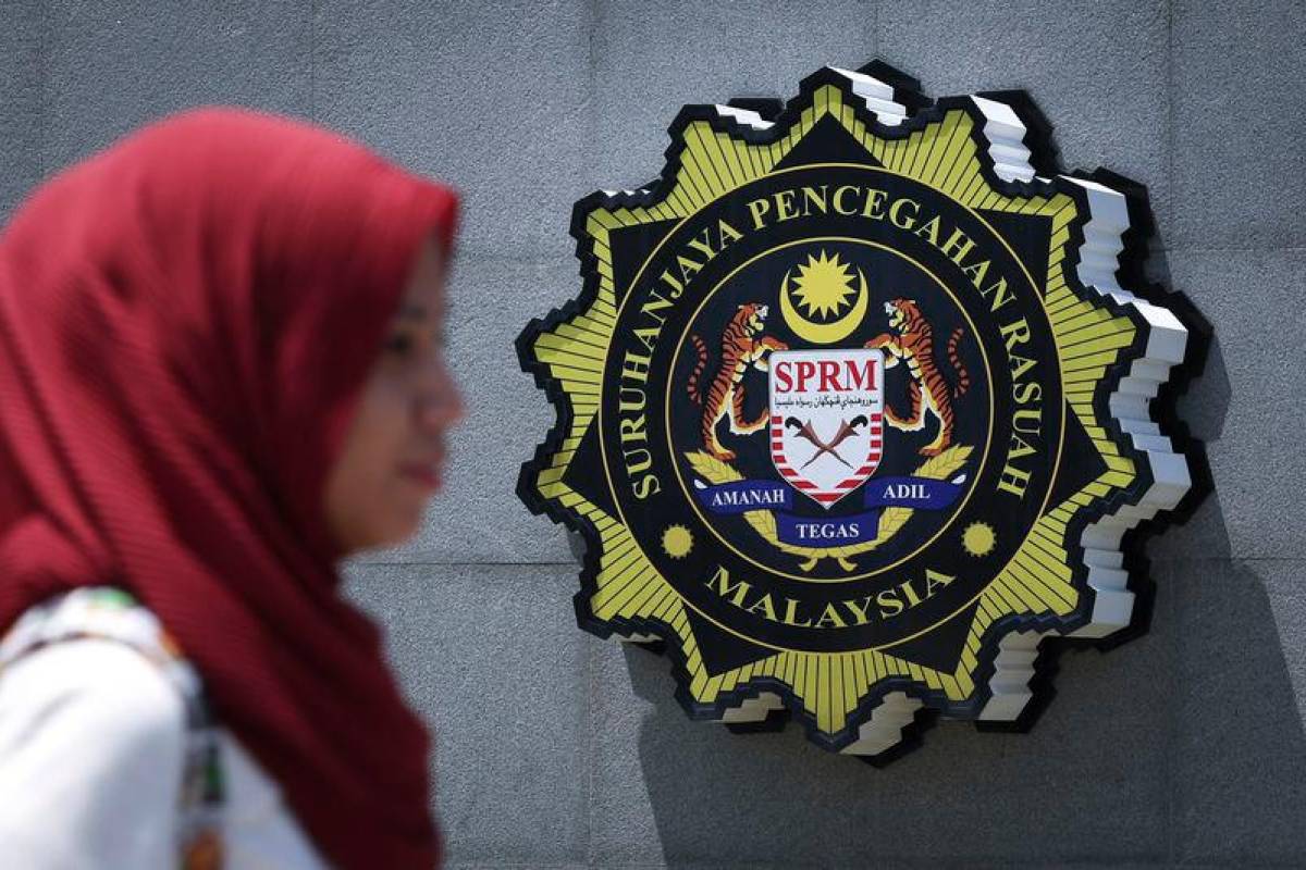 Penolong pegawai perubatan, empat jururawat ditahan disyaki kemuka tuntutan palsu Penolong pegawai perubatan, empat jururawat ditahan disyaki kemuka tuntutan palsu