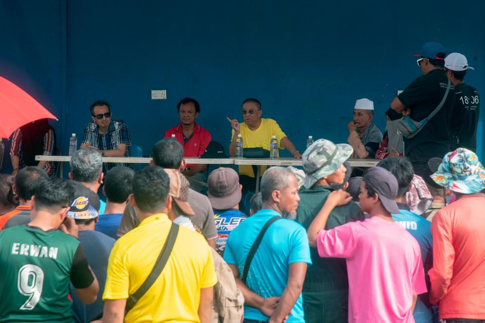 Perobohan lebih 500 rumah haram atas tanah MUIS ditangguhkan