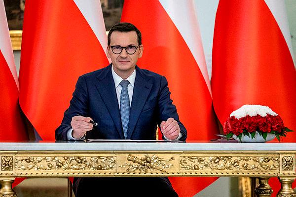 Poland’s new gov’t sworn in Poland’s new gov’t sworn in