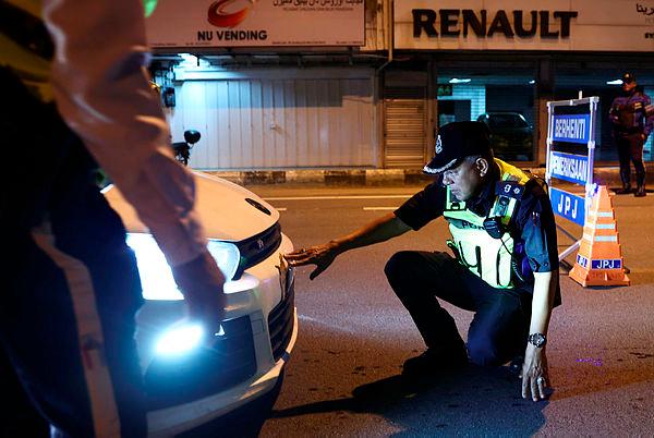 Polis Kelantan keluarkan 453 saman Op Ambang Tahun Baharu 2024 Polis Kelantan keluarkan 453 saman Op Ambang Tahun Baharu 2024