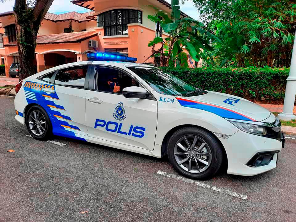 Polis tahan Roslizal disyaki muat naik ciapan berbaur perkauman Polis tahan Roslizal disyaki muat naik ciapan berbaur perkauman