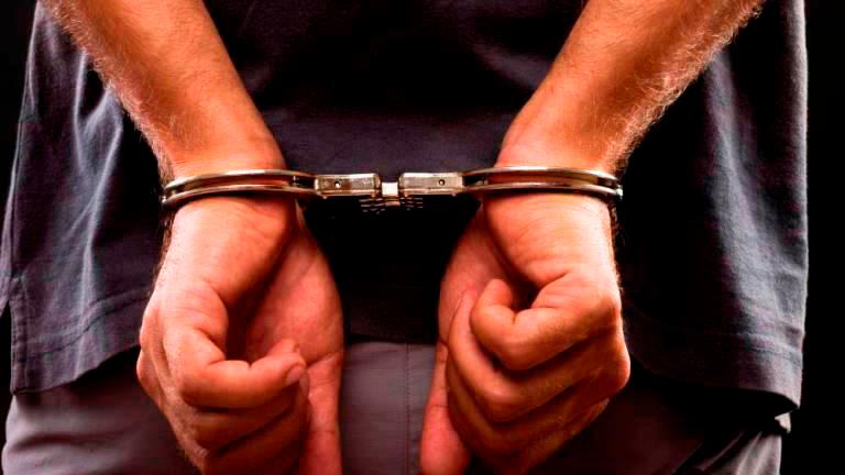Polis tahan lima lelaki, seorang wanita bantu siasatan kes gaduh Polis tahan lima lelaki, seorang wanita bantu siasatan kes gaduh