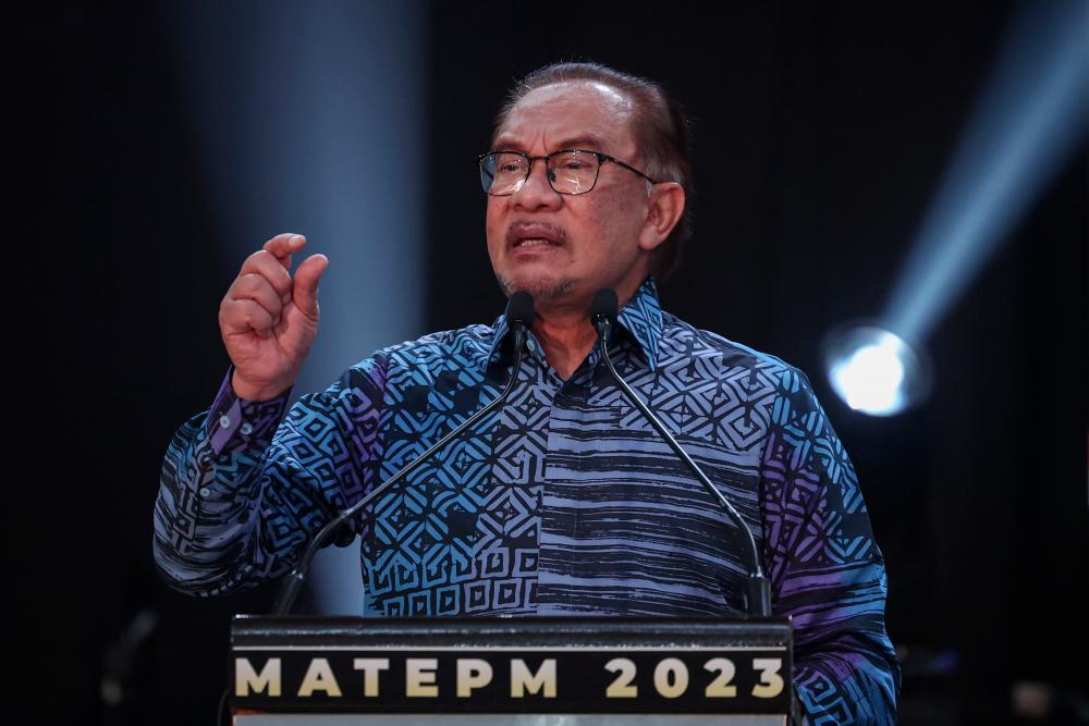 Political stability draws many industries to invest in Malaysia: PM Political stability draws many industries to invest in Malaysia: PM