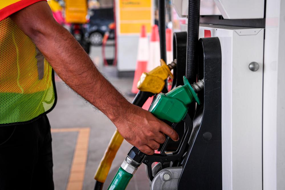 Prices of petrol, diesel remain unchanged till Oct 11