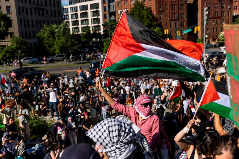 Pro-Palestinian protesters occupy parts of Brooklyn Museum Pro-Palestinian protesters occupy parts of Brooklyn Museum