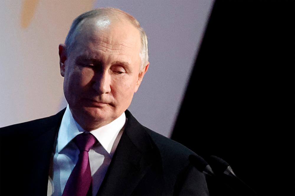 Putin facilitates entry of Ukrainians to Russia