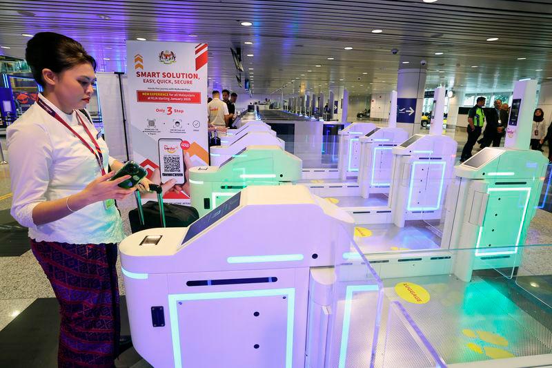 QR code system receives positive feedback; offers fast, secure immigration clearance QR code system receives positive feedback; offers fast, secure immigration clearance