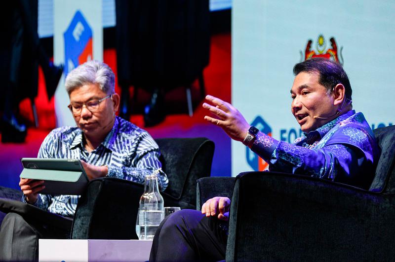Rafizi jangka cip, GPU buatan Malaysia dapat direalisasikan dalam tempoh sehingga 10 tahun Rafizi jangka cip, GPU buatan Malaysia dapat direalisasikan dalam tempoh sehingga 10 tahun