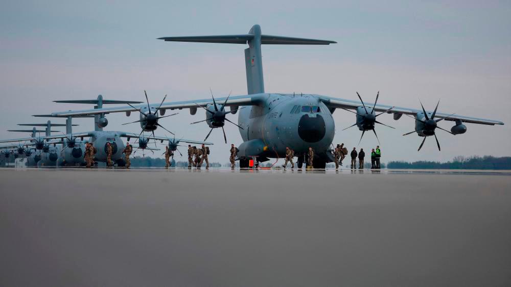 Ratusan warga China, Pakistan, Jepun selamat tiba di tanah air dari Sudan Ratusan warga China, Pakistan, Jepun selamat tiba di tanah air dari Sudan