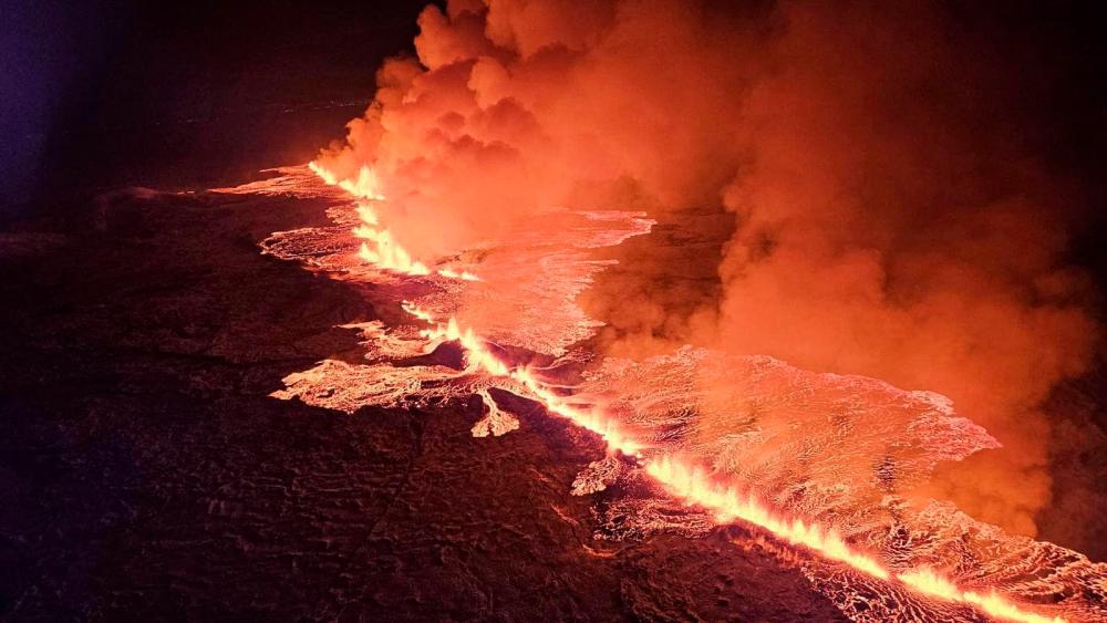 Rekahan gunung berapi di Iceland cecah 4 km Rekahan gunung berapi di Iceland cecah 4 km