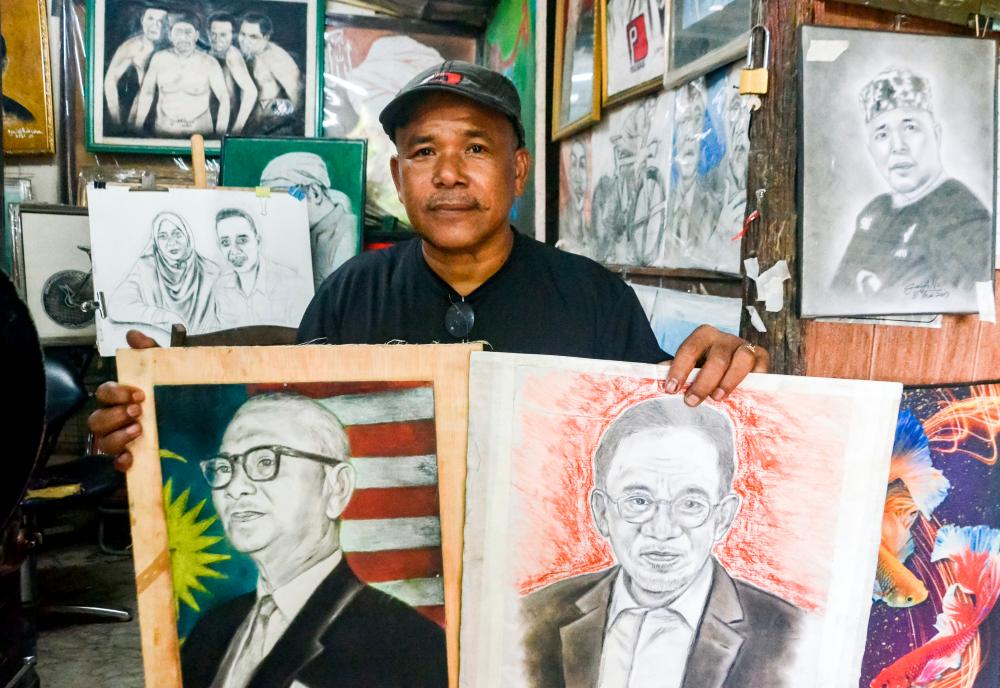 Retired soldier displays patriotism with portraits of Prime Ministers
