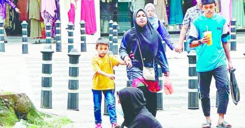 Rising number of foreign beggars linked to syndicates Rising number of foreign beggars linked to syndicates