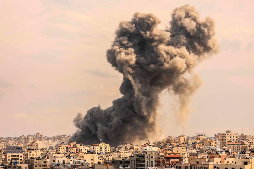 Romania flies 245 people out of Israel Romania flies 245 people out of Israel
