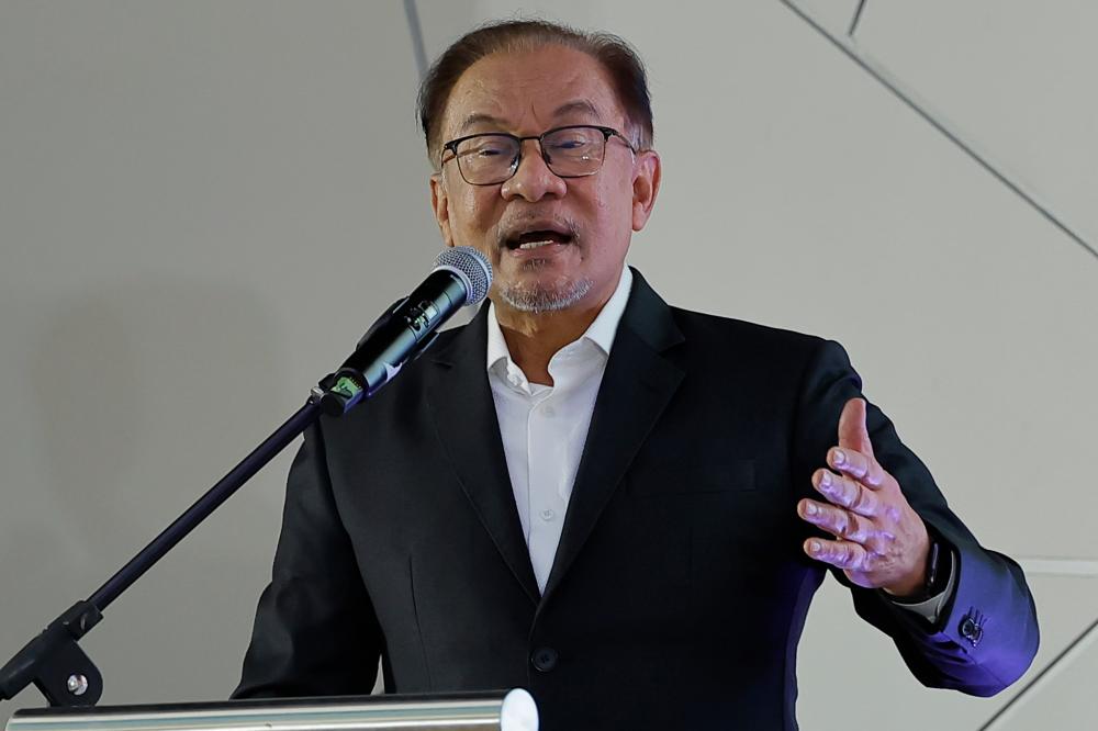 Rombakan Kabinet perlu jika prestasi menteri meleset, keadaan menuntut ia dilaksanakan: Anwar Rombakan Kabinet perlu jika prestasi menteri meleset, keadaan menuntut ia dilaksanakan: Anwar