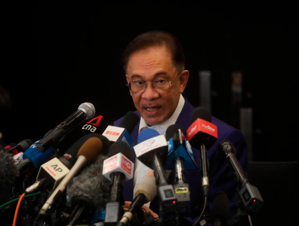 Rubber smallholders, farmers, fishermen thankful for ‘duit raya’ Rubber smallholders, farmers, fishermen thankful for ‘duit raya’