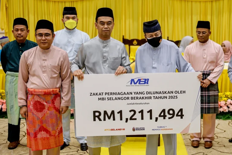 Selangor Sultan receives RM11.47 million in corporate zakat