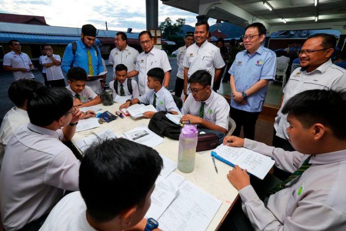 SPM: KPM kenal pasti 133 pusat peperiksaan alternatif di enam negeri berisiko banjir