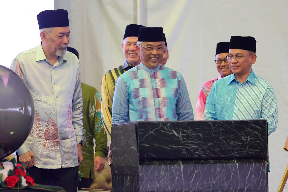 Sabahans put on celebrity’s welcome for Kembara Kenali Borneo convoy