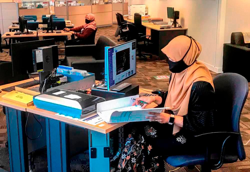 Salary boost plan for civil servants lauded Salary boost plan for civil servants lauded