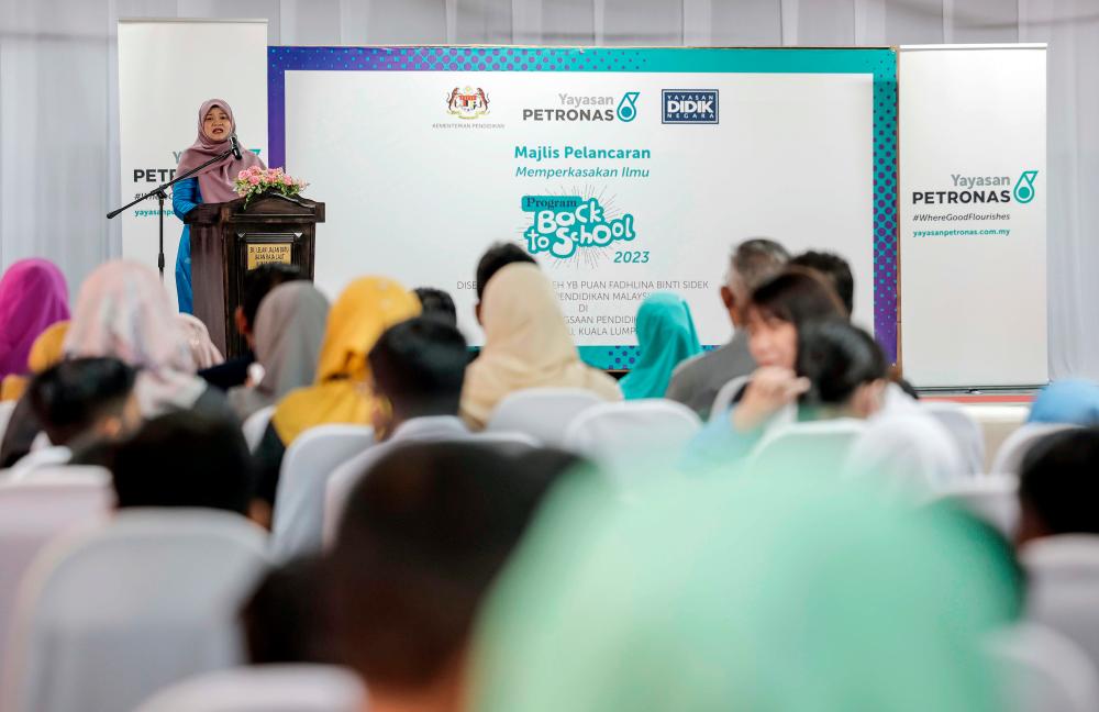 School canteens need to remain open even if non-Muslim students less that 10%: Fadhlina School canteens need to remain open even if non-Muslim students less that 10%: Fadhlina