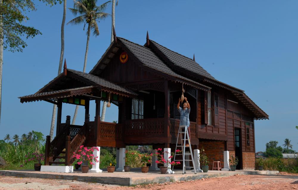 Second generation of homestay entrepreneurs told to keep family business Second generation of homestay entrepreneurs told to keep family business