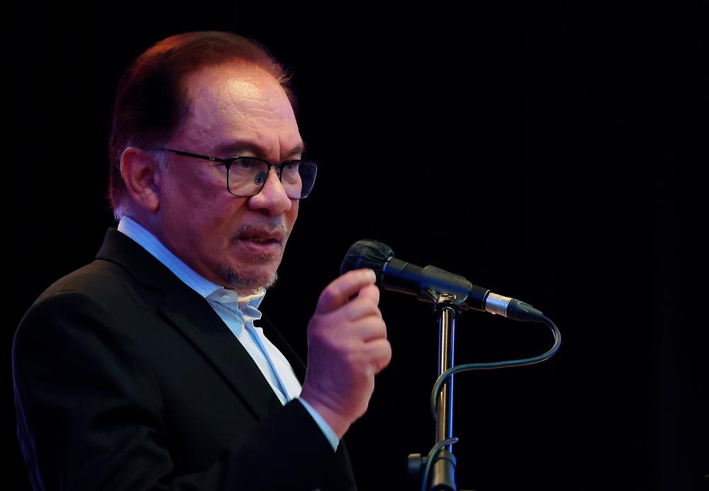 Semua pihak perlu akur larangan ahli politik beri kuliah di masjid: PM Semua pihak perlu akur larangan ahli politik beri kuliah di masjid: PM