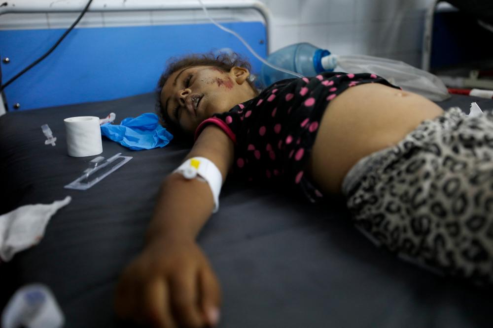 Sick Gaza children leave enclave for treatment Sick Gaza children leave enclave for treatment