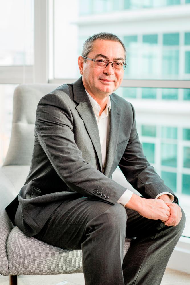 Sime Darby receives shareholders support to acquire UMW Sime Darby receives shareholders support to acquire UMW