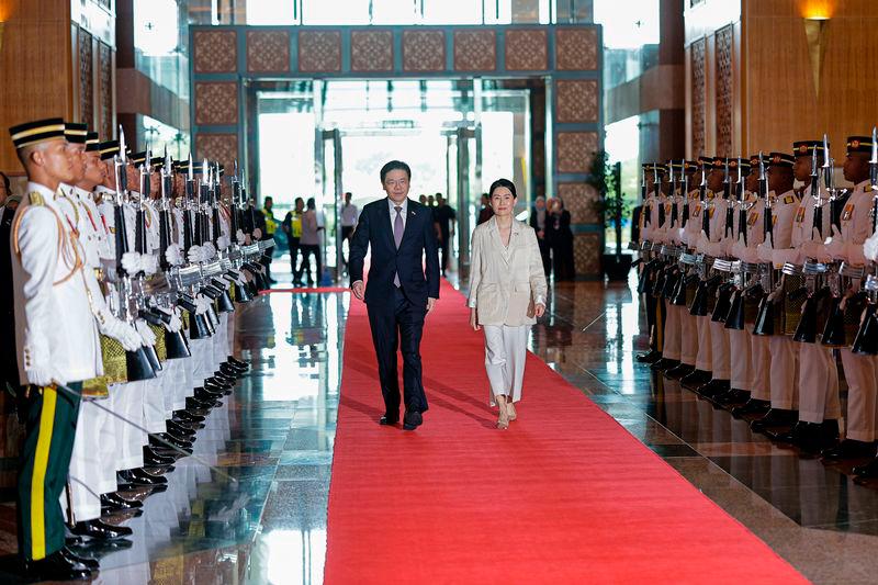 Singapore PM returns home after two-day official visit to Malaysia