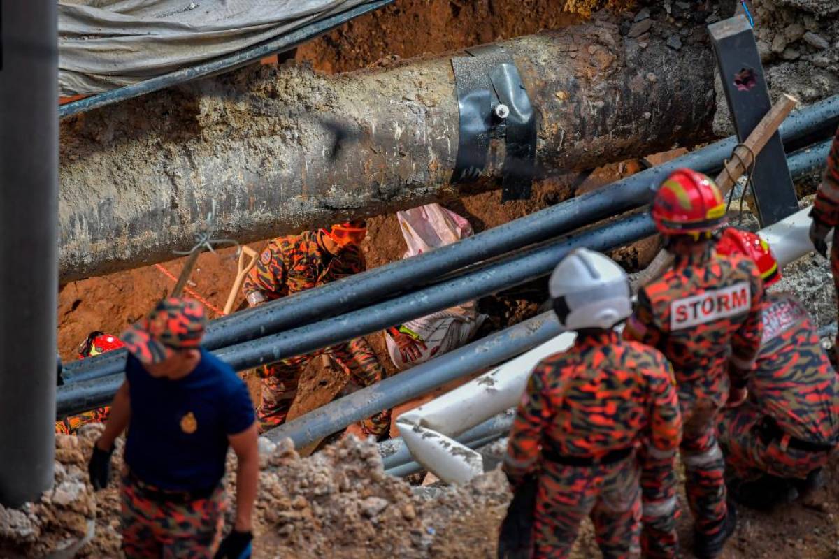 Sinkhole: Firefighters must be equipped with comprehensive rescue drills Sinkhole: Firefighters must be equipped with comprehensive rescue drills