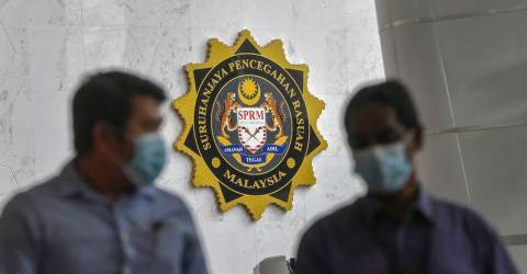 Six, including enforcement agency assistant director, arrested for protecting smuggling activities Six, including enforcement agency assistant director, arrested for protecting smuggling activities