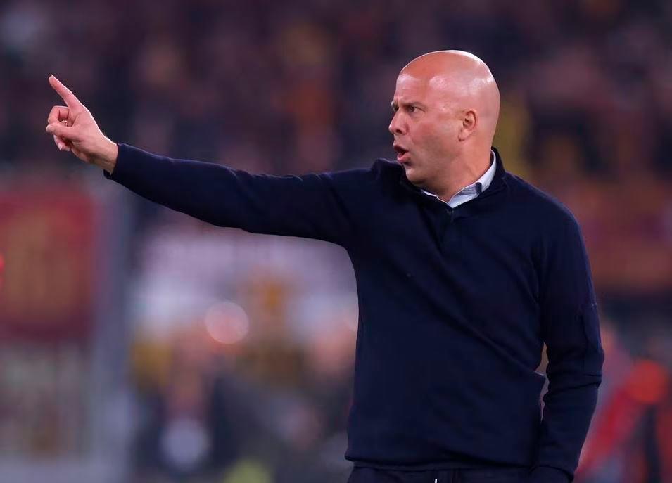 Slot commits to Feyenoord as Spurs’ manager search goes on