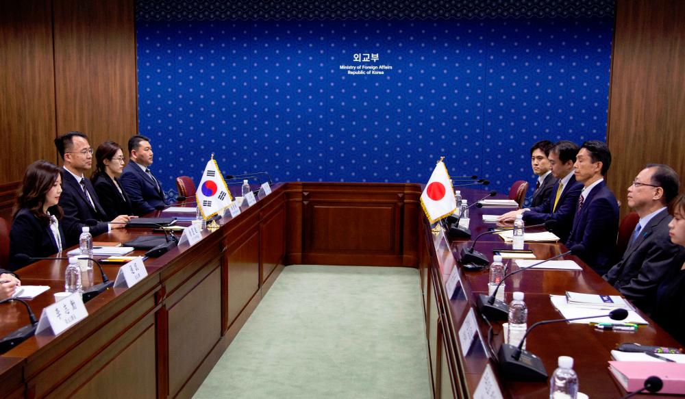 South Korea, Japan diplomats, defence officials meet amid thaw in ties South Korea, Japan diplomats, defence officials meet amid thaw in ties