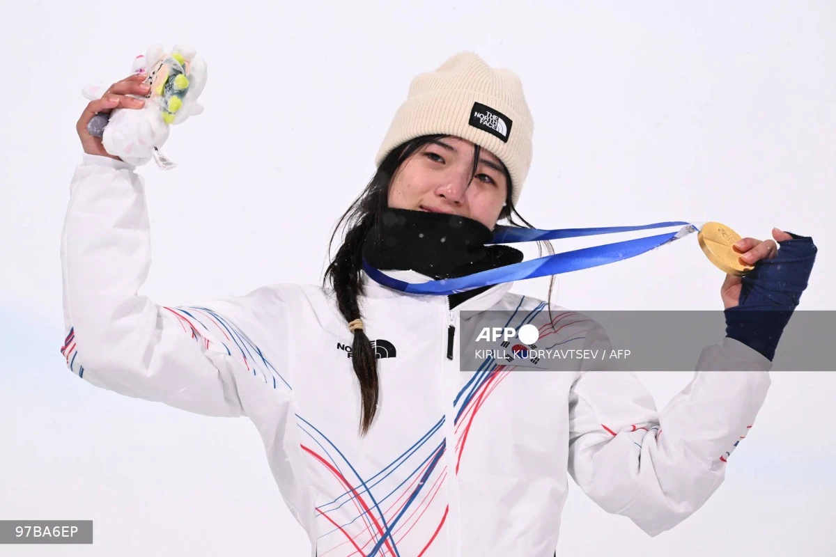 South_Korea_hails_teen_snowboarder_Choi_as__miracle_girl__after_historic_gold South Korea hails teen snowboarder Choi as 'miracle girl' after historic gold