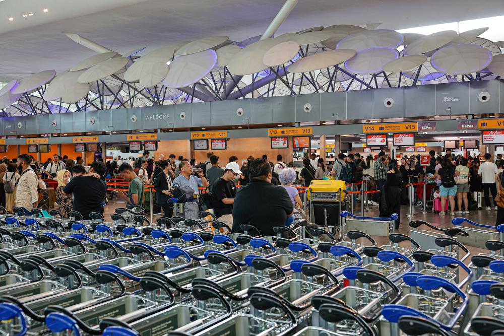 S’porean woman praises Malaysian police for finding her lost luggage at KLIA S’porean woman praises Malaysian police for finding her lost luggage at KLIA