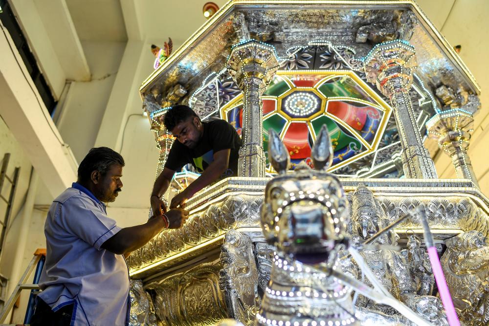 Sri Maha Mariamman temple in Ladang Subang donates RM10,000 to Palestinian cause