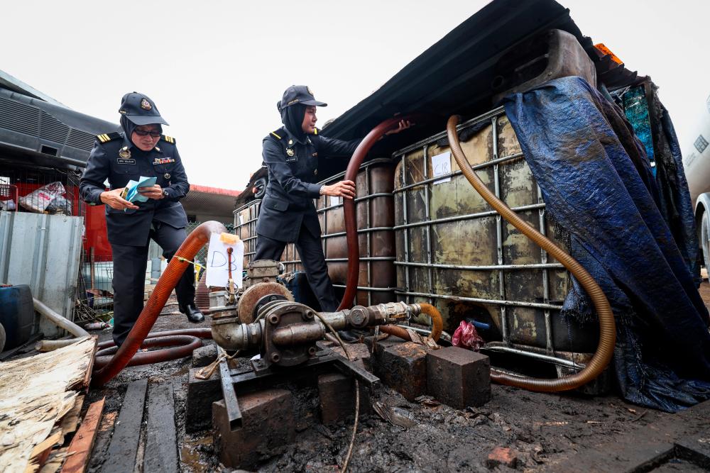 Stor simpan diesel bersubsidi diserbu kali kedua Stor simpan diesel bersubsidi diserbu kali kedua